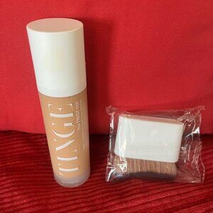 The Tinge beauty tint water + transfer resistant body makeup in Tan/Warm & brush